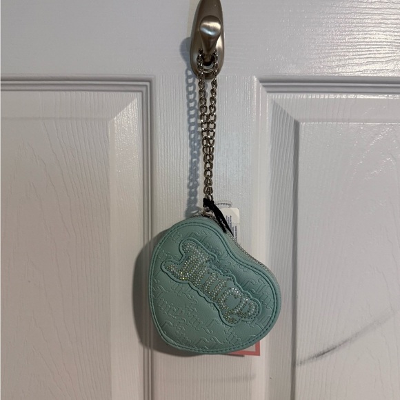 NWT Juicy Couture “String of Pearls” Heart-Shaped Blue Zip Around - Picture 3 of 4